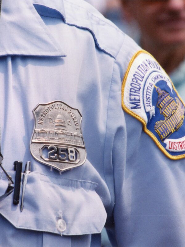 photo showing arm patch of MPD officer